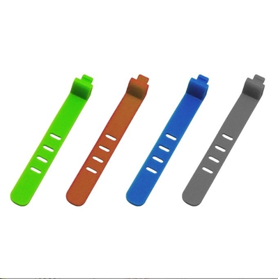 Partie moulée en caoutchouc de silicone pour câble réglable multifonctionnel