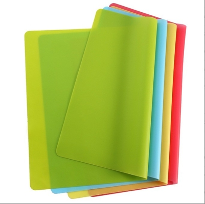 Style de conception Aucun Tissu de table en silicone Rectangle antidérapant 40x30 cm Couverture de bureau résistant à l'eau