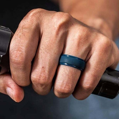 Ringe de mariage en silicone pour homme à l' extrémité élégante de la conception 4 packs service de moulage