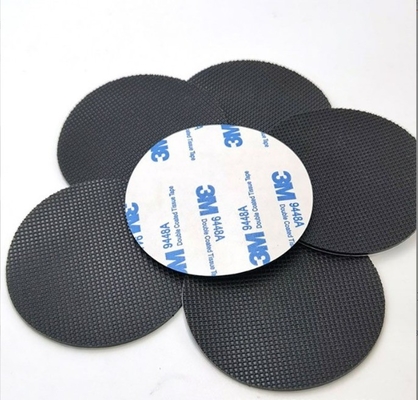 Taille personnalisée Garniture de moulage en caoutchouc en silicone à maillage noir avec plaquette autoadhésive pour les pieds