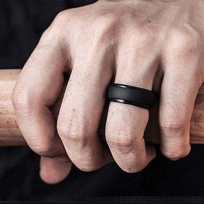 Bague de mariée en silicone pour hommes 4 packs Singles Step Edge Design élégant métallique Noir et camouflé