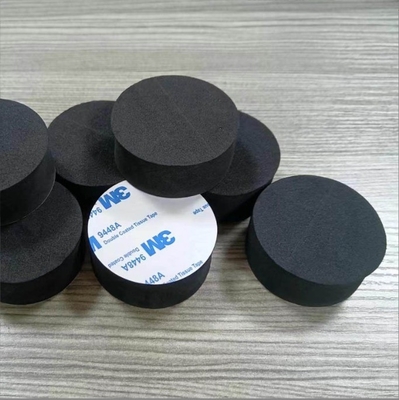Service de coupe de feuilles de mousse à découpe sous pression en forme personnalisée avec du matériau EVA en caoutchouc de silicone