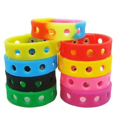 Bracelet de sport en silicone de 18 cm avec service de moulage et ornementation personnalisée