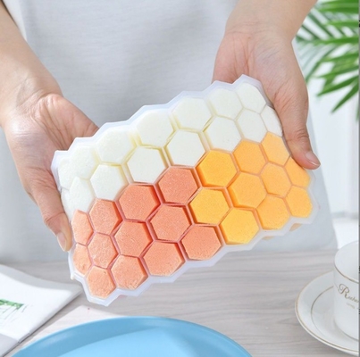 Fabricants de crème glacée durable Plier chaud 37-cavité Honeycomb silicone plateau de glace avec couvercle