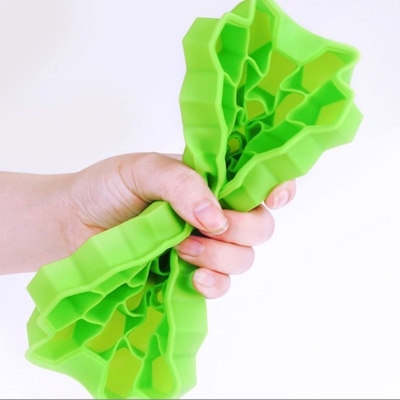 Fabricants de crème glacée durable Plier chaud 37-cavité Honeycomb silicone plateau de glace avec couvercle