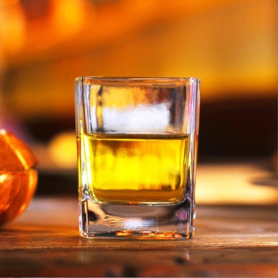 1 quantité prête à l'expédition Coupe de verre transparent pour la maison Bar de l' hôtel Whisky Wine Bière