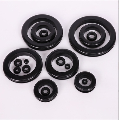 Forgeage de pièces en caoutchouc NBR/EPDM/silicone de taille et de couleur personnalisées pour le service de transformation