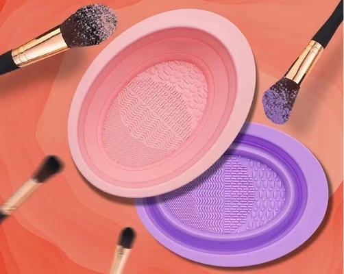 Le style durable est le pad de nettoyage pliant en mousse, le pinceau de maquillage en silicone, le lave-vaisselle