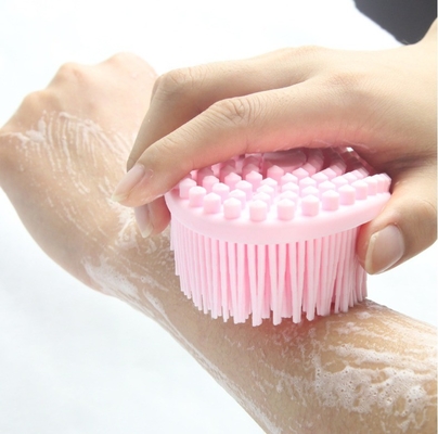 La peau de Loofah est facile à nettoyer avec un détergent corporel en silicone et une brosse de douche exfoliante