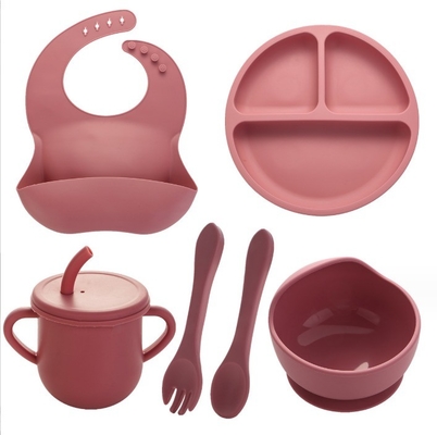 Ensemble d'alimentation de bébé en silicone durable Cuillères sans BPA Bibs Plate Style de conception personnalisé