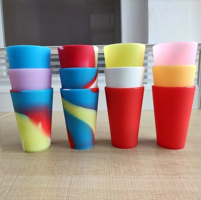 Conception personnalisée, tasse en silicone incassable sans BPA, durable pour le vin et la bière