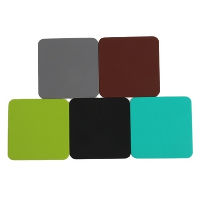 Coupe de silicone de couleur carrée et antidérapant pour boissons
