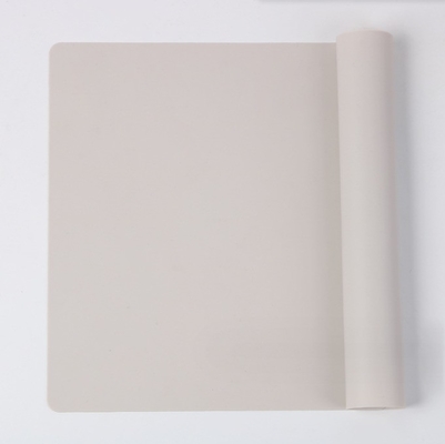 Style de conception Aucun Tissu de table en silicone Rectangle antidérapant 40x30 cm Couverture de bureau résistant à l'eau