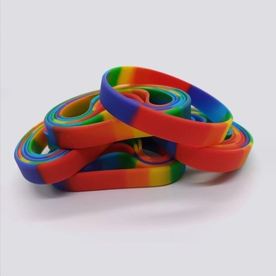 Bracelet en caoutchouc de taille personnalisée en silicone pour enfants en moulage avec logo d'impression