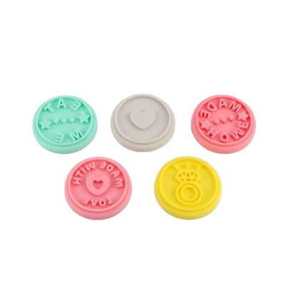 Des timbres en silicone personnalisés et durables, des timbres de biscuits de qualité alimentaire avec poignée en bois